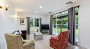 Tree-Lined Donvale Nature Family Getaway - Image 2