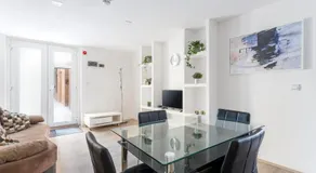 Hotel Mika Downtown - Image 2