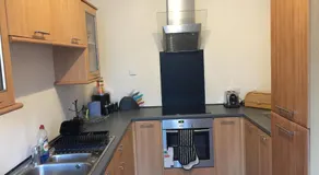 Scotstoun 1 Bed Flat - Image 3
