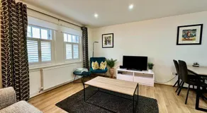 Fifty Five on Gilmour Street - Image 2
