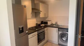 Belfast City Great Location Apartment - Image 4