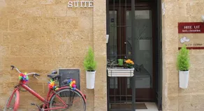 White Suite B&B - Image 4