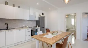 Blue Lagoon Beach Apartments - Image 4