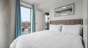Exquisite 2 Bed Condo near DT Core WFree Parking - Image 2