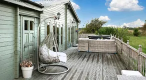 Sleeps6- Hot Tub- Pet Friendly- Log Burner - Image 5