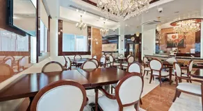 Chairmen Hotel - Image 5