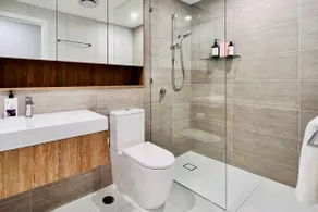 Luxury River View One Bedroom Apartment 29 - Image 5