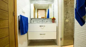 Luxury Beach Apartment - Romantic Weekend Getaway - Image 5