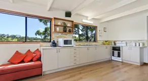Fairview Lakeside Cottage Metung - Image 4