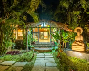 Shangri-La Jungle Village Resort - Image 4
