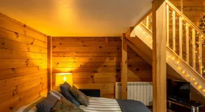 Walliswood Lodge - Wood Burner, Air Con & Wi-fi, Rural Retreat - Image 3
