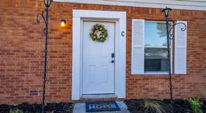 Chic & Modern 2BD Near CAE - Image 5