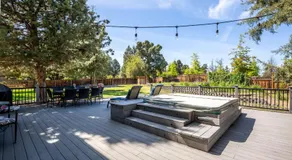 Wildflower Getaway HALF acre yard firepit hot tub bikes Dogs OK - Image 5