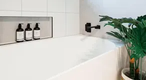Luxury Mooloolaba Retreat with Spa & Pool - Image 5