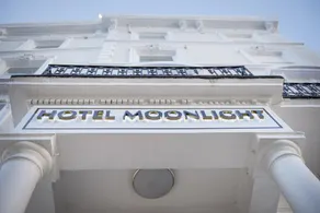 Hotel Moonlight - Image 4