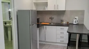 Eland Place Self Catering Guest House - Image 2