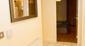 Spacous Dublin Escape 3BR Ensuited Free Parking - Image 4