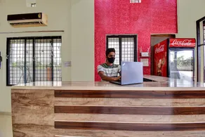 OYO Flagship Jamtha Hotel Guest House - Image 3