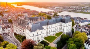 COEUR DE BLOIS CHARMANT APPART LOUIS XII VUE LOIRE - Image 5