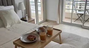 Charmant T2 rénové avec grande terrasse - Image 2
