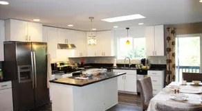 Roomy 2 bedroom 1 bath with private entrance, with fenced yard, and sports court - Image 2