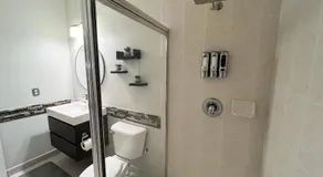 Chic Private Retreat - Image 3