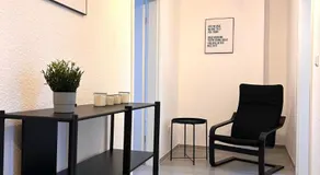93qm-4 Rooms-WiFi-City Centre - Image 3