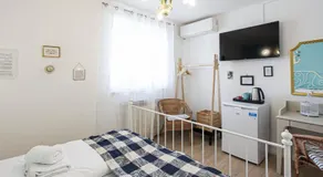 Sherlock's Holidays boutique rooms - Image 4