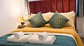 2 Bed Home - Parking Private Garden Wifi - Image 2