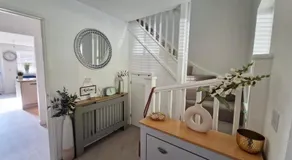 The Cozy Stopover 3 bedroom house with free Parking - Image 4