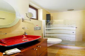 Holiday home with pool - Image 3