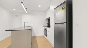 KOZYGURU SOUTH BRISBANE KOZY 2 BEDROOMS APT + FREE PARKING BRISBANE ONE QSB001-1203 - Image 5