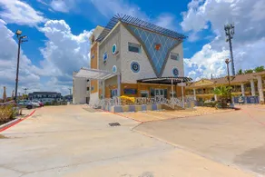 La Vyoma Villas, Westpark Hwy 6 - Image 4