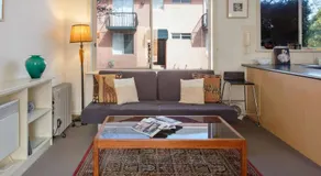 Northcote Charm Spacious and Quiet Suburban Stay - Image 4