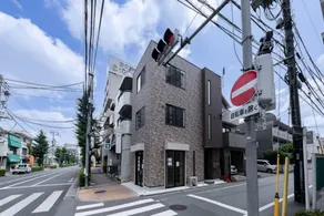 M3 Corner Room 1 (1st-3rd floor) Building - Image 3