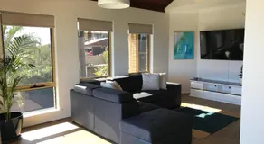 Marina Upstairs Apartment & Marina Downstairs Retreat Beresford - Image 2
