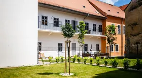 Park Home with Free Street Parking - Image 3