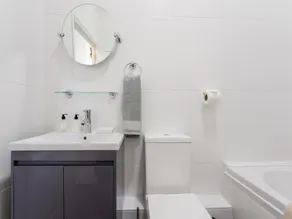 Apartment in Folkestone near Sandgate Beach - Image 2