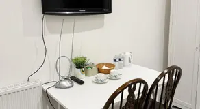 Shirley House 1, Guest House, Self Catering, Self Check in with smart locks, use of Fully Equipped Kitchen, Walking Distance to Southampton Central, Excellent Transport Links, Ideal for Longer Stays - Image 4