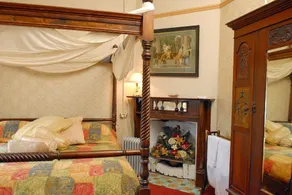Mickey Bourke's Koroit Hotel - Image 2