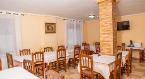 Hostal Los Rosales - Image 5