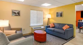 Econo Lodge Hammond - Image 2