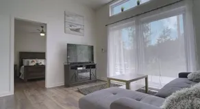 Chalet L'Écureuil (waterfront, modern, spa, BBQ) - Image 2