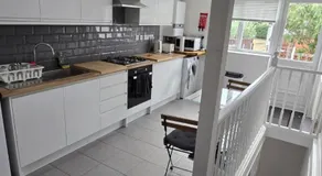 The Se18 Stylish Family House - Image 3