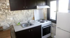 Gioulis Apartments & Studios - Image 3