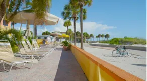 Page Terrace Beachfront Hotel - Image 5