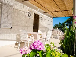 Guest House Rooms Rose- Chambre Double Confort avec Balcon et Vue sur la Mer - Image 3