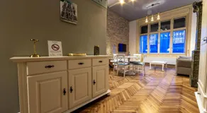 VISAJ Deluxe Downtown - Image 2