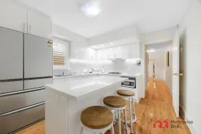 Apartamento vacacional apropiado para familias con internet de alta velocidad y terraza | Cerca Circular Quay - Image 3