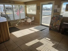 Home Away Inn Hotel Laramie - Image 4